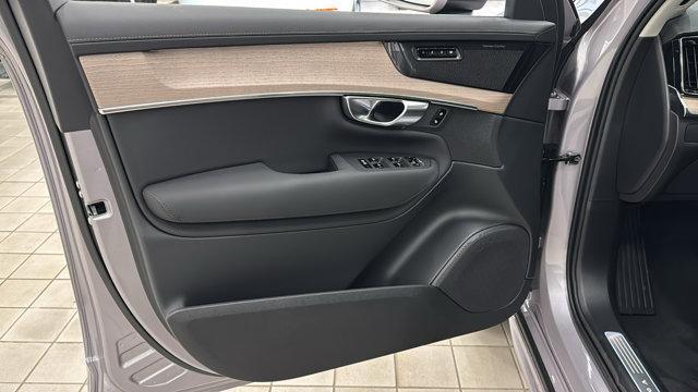 Photo of 2026 Aurora Silver Volvo XC90