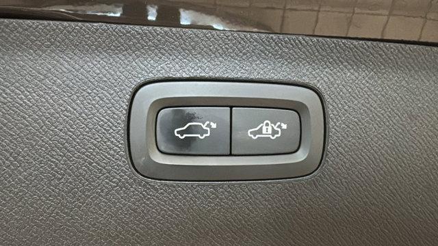 Photo of 2023 Platinum Grey Metallic Volvo XC90