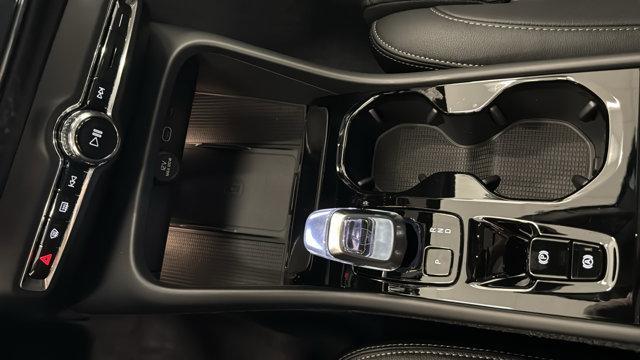Photo of 2026 Aurora Silver Volvo XC40
