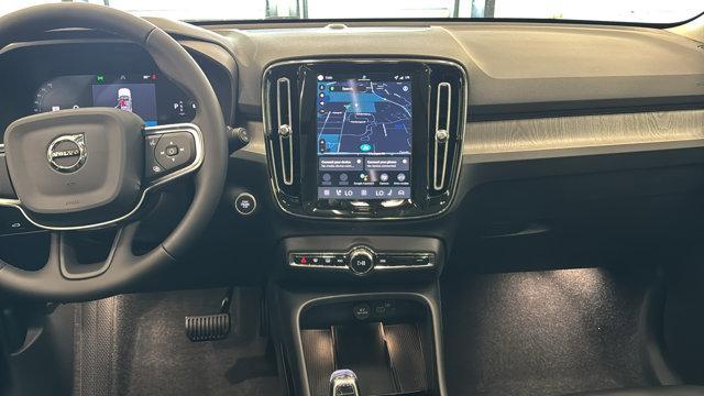 Photo of 2026 Aurora Silver Volvo XC40