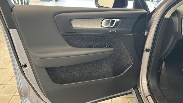 Photo of 2026 Aurora Silver Volvo XC40