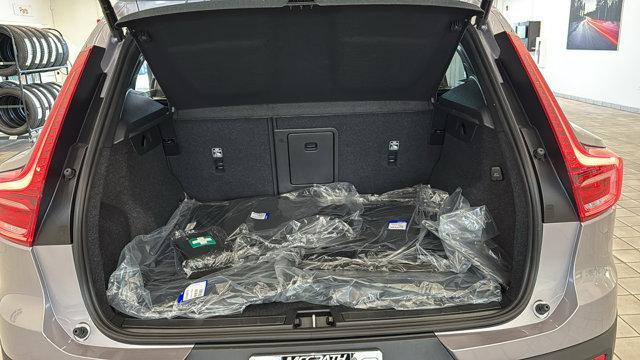 Photo of 2026 Aurora Silver Volvo XC40
