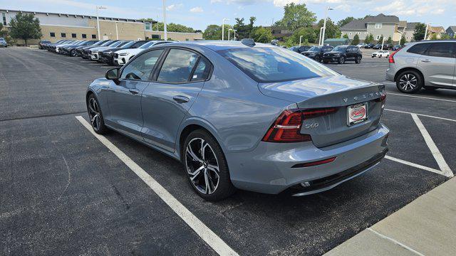 Photo of 2023 Thunder Grey Metallic Volvo S60