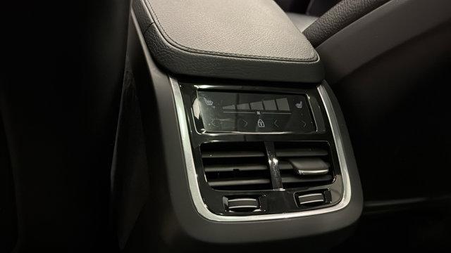 Photo of 2022 Onyx Black Metallic Volvo XC90