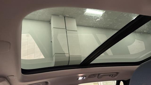 Photo of 2022 Onyx Black Metallic Volvo XC90