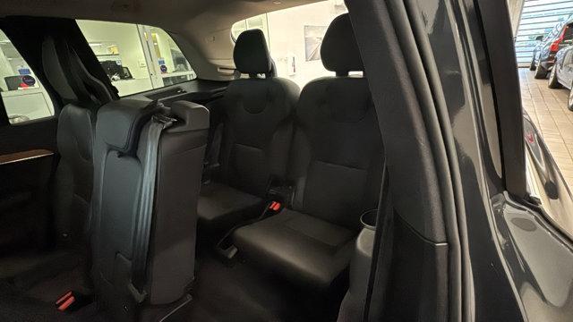 Photo of 2022 Onyx Black Metallic Volvo XC90