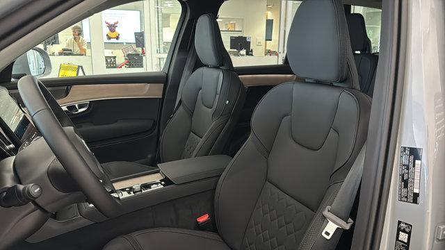 Photo of 2026 Vapour Grey Metallic Volvo XC90
