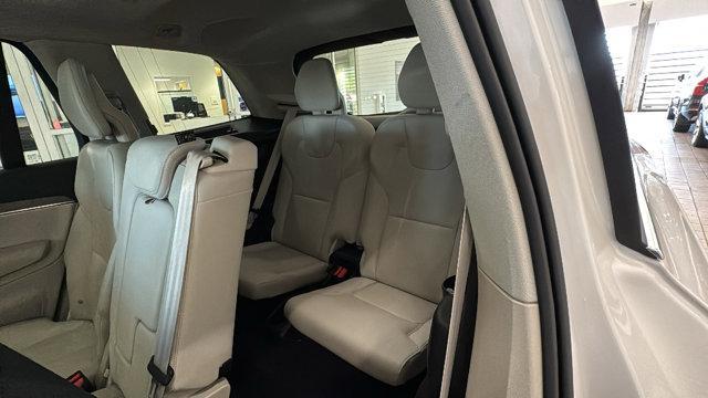 Photo of 2023 Crystal White Metallic Volvo XC90