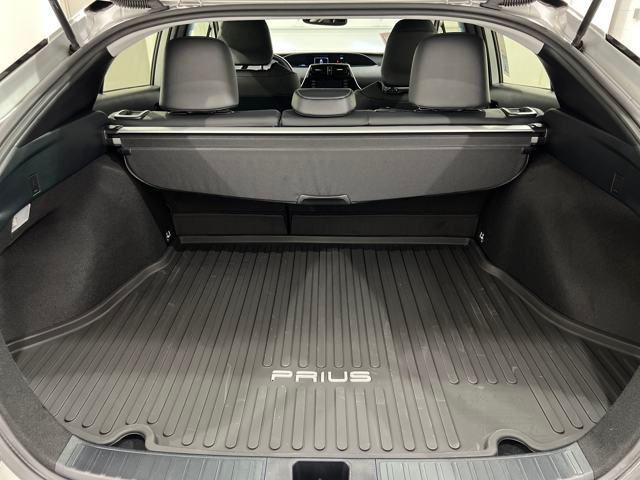 Photo of 2022 Classic Silver Metallic Toyota Prius