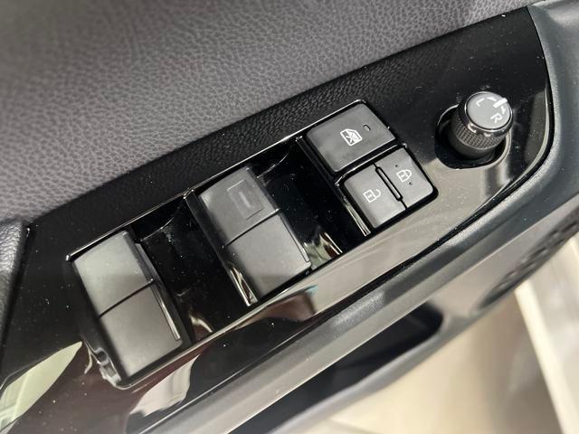 Photo of 2022 Classic Silver Metallic Toyota Prius