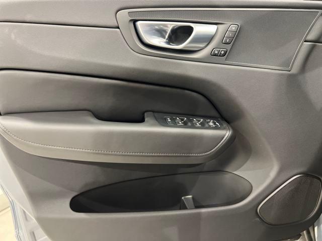 Photo of 2024 Thunder Grey Metallic Volvo XC60 Recharge Plug-In Hybrid
