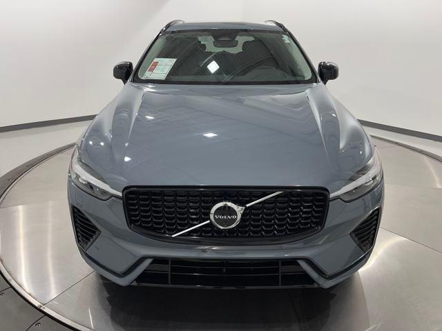 Photo of 2024 Thunder Grey Metallic Volvo XC60 Recharge Plug-In Hybrid