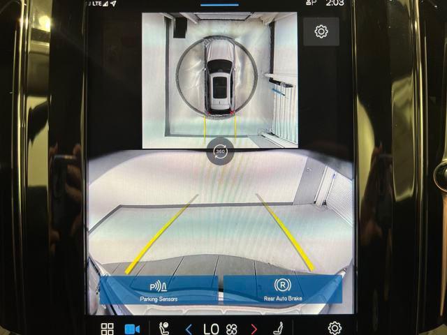 Photo of 2024 Thunder Grey Metallic Volvo XC60 Recharge Plug-In Hybrid