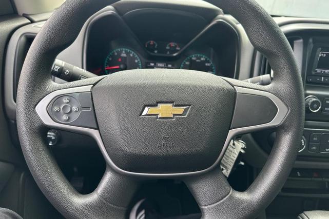 Photo of 2016 Summit White Chevrolet Colorado
