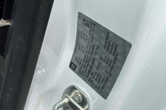 Photo of 2016 Summit White Chevrolet Colorado