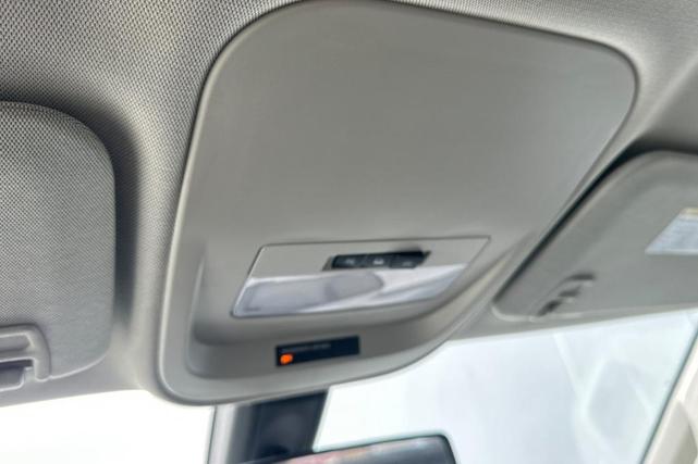 Photo of 2016 Summit White Chevrolet Colorado
