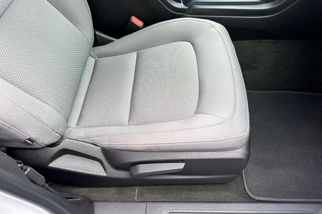 Photo of 2016 Summit White Chevrolet Colorado