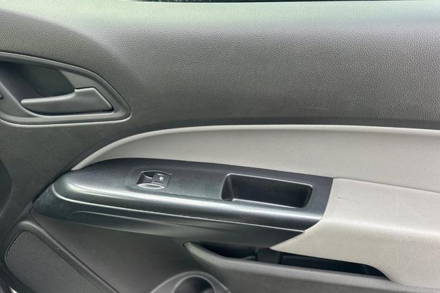 Photo of 2016 Summit White Chevrolet Colorado