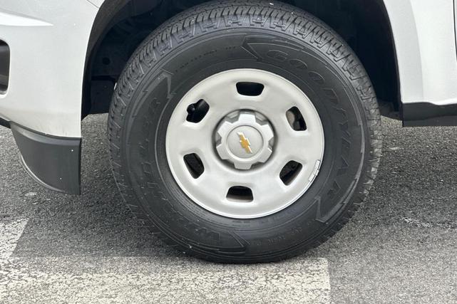 Photo of 2016 Summit White Chevrolet Colorado