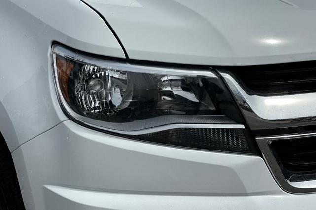 Photo of 2016 Summit White Chevrolet Colorado
