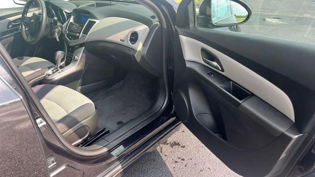Photo of 2013 Black Granite Metallic Chevrolet Cruze