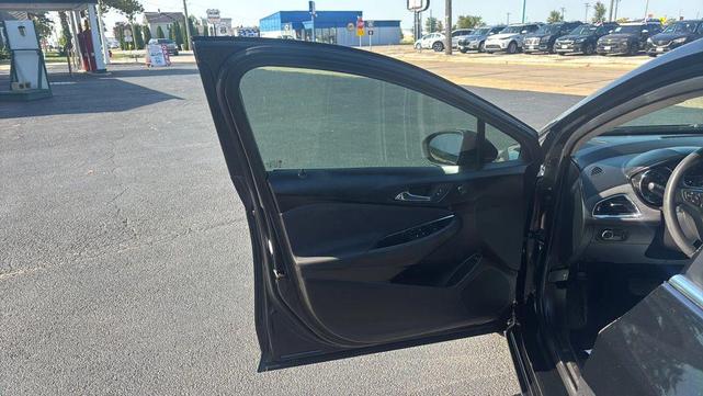 Photo of 2018 Mosaic Black Metallic Chevrolet Cruze