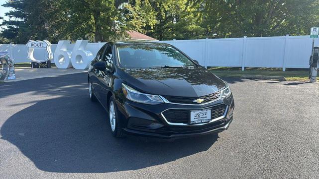 Photo of 2018 Mosaic Black Metallic Chevrolet Cruze