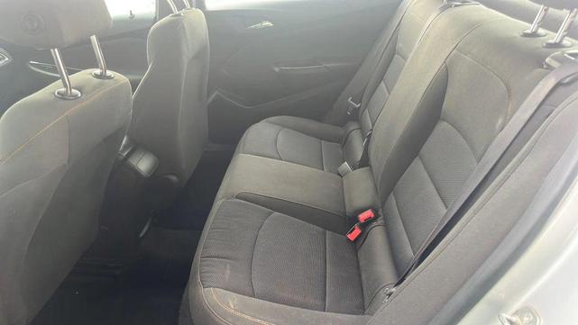 Photo of 2016 Silver Ice Metallic Chevrolet Cruze