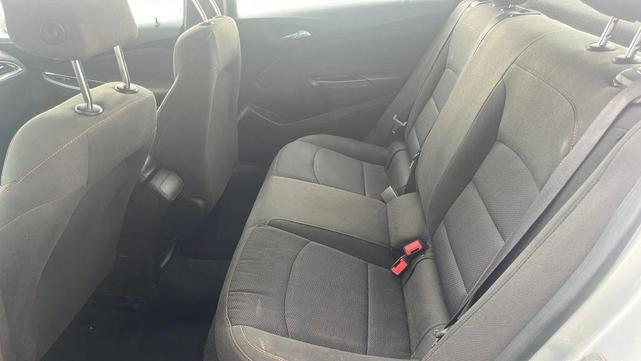 Photo of 2016 Silver Ice Metallic Chevrolet Cruze