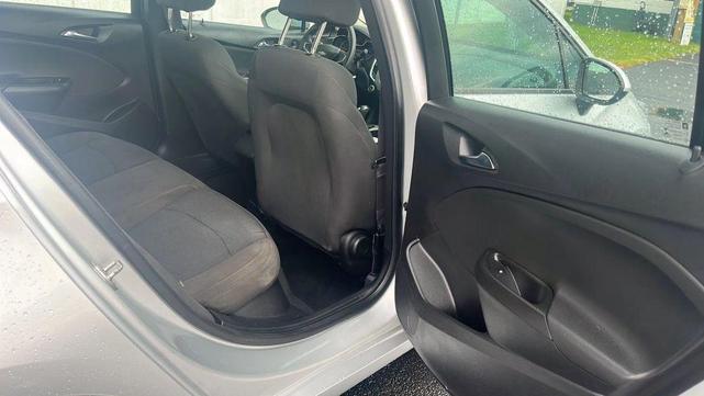 Photo of 2016 Silver Ice Metallic Chevrolet Cruze