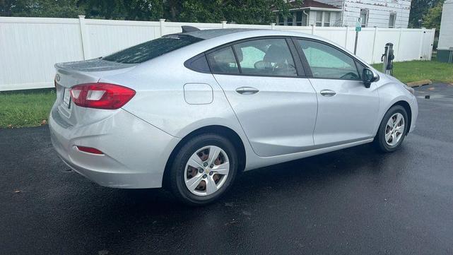 Photo of 2016 Silver Ice Metallic Chevrolet Cruze