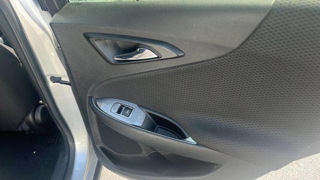 Photo of 2018 Silver Ice Metallic Chevrolet Malibu