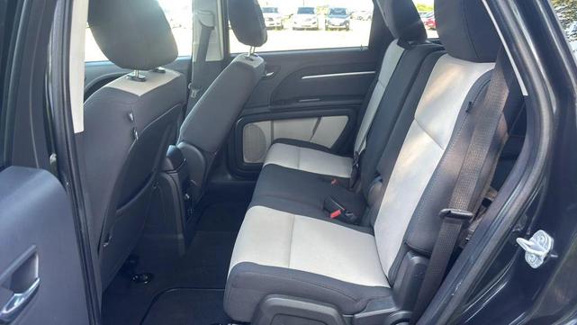 Photo of 2009 Brilliant Black Crystal Pearlcoat Dodge Journey