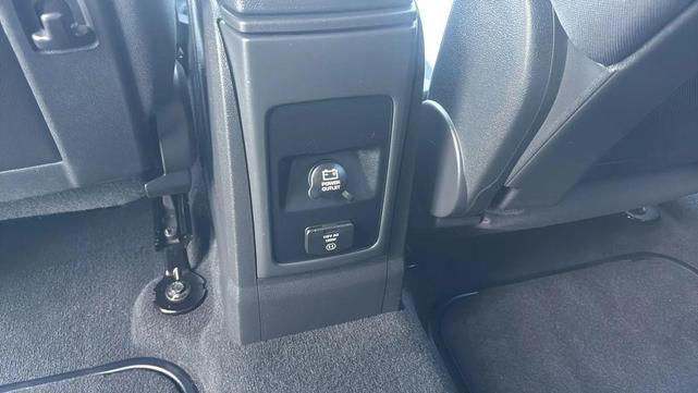 Photo of 2009 Brilliant Black Crystal Pearlcoat Dodge Journey
