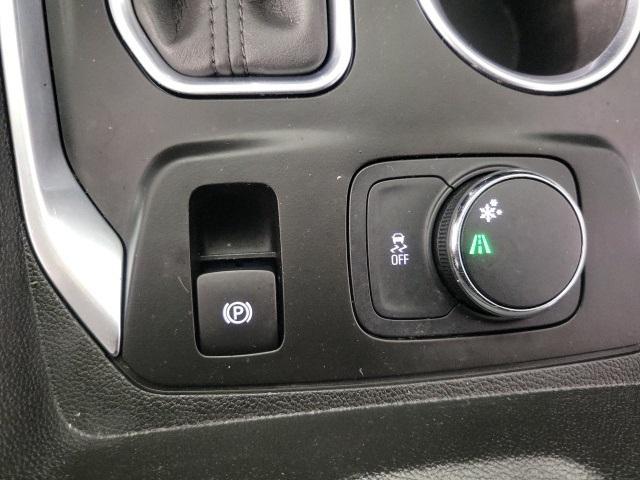 Photo of 2019 Summit White Chevrolet Traverse