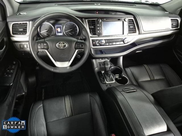 Photo of 2017 Predawn Gray Mica Toyota Highlander