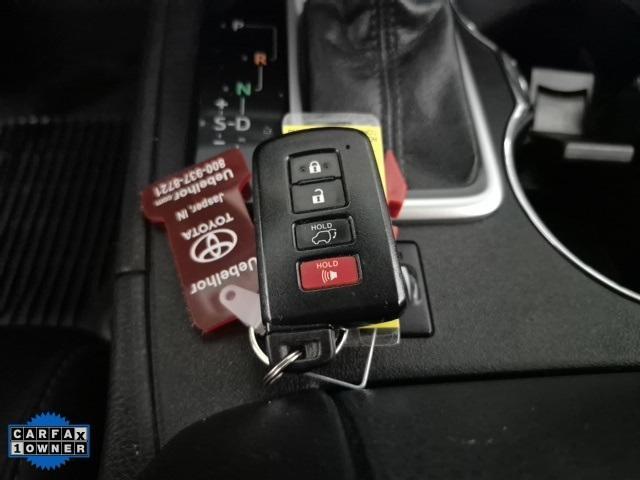 Photo of 2017 Predawn Gray Mica Toyota Highlander