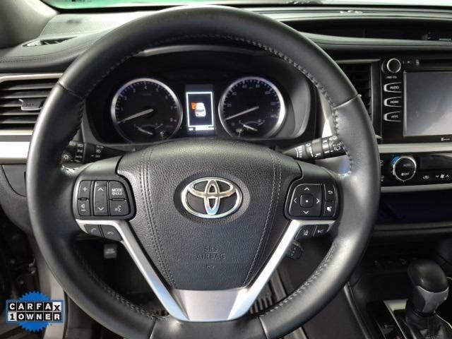Photo of 2017 Predawn Gray Mica Toyota Highlander
