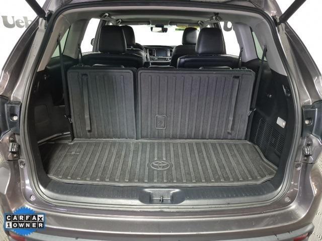 Photo of 2017 Predawn Gray Mica Toyota Highlander