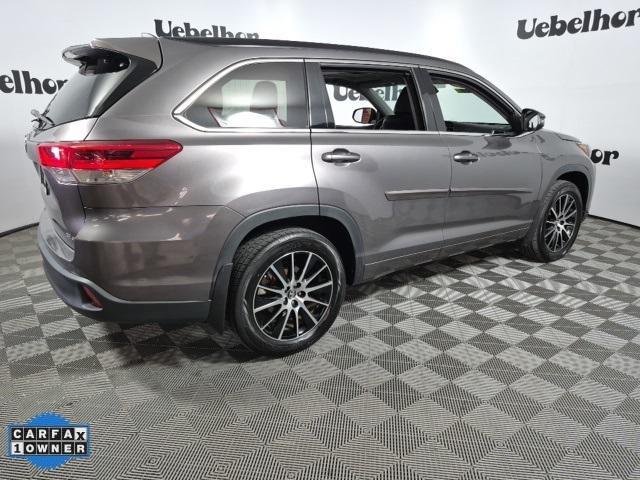Photo of 2017 Predawn Gray Mica Toyota Highlander