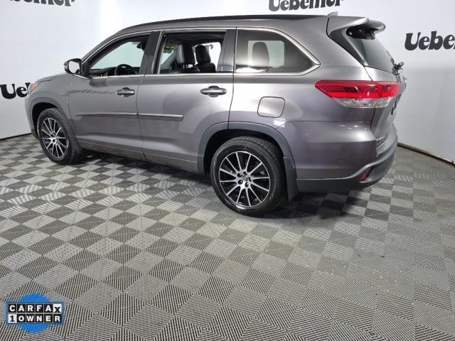Photo of 2017 Predawn Gray Mica Toyota Highlander