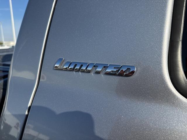 Photo of 2016 Silver Sky Metallic Toyota Tundra