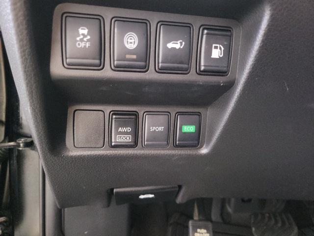 Photo of 2020 Magnetic Black Pearl Nissan Rogue
