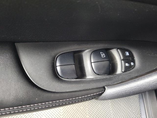 Photo of 2020 Magnetic Black Pearl Nissan Rogue