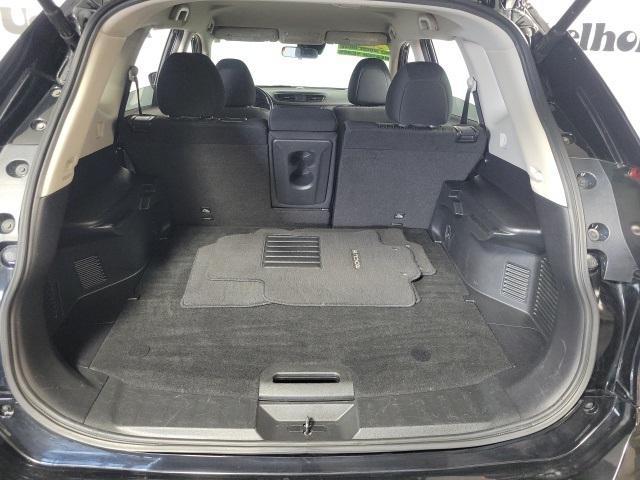 Photo of 2020 Magnetic Black Pearl Nissan Rogue