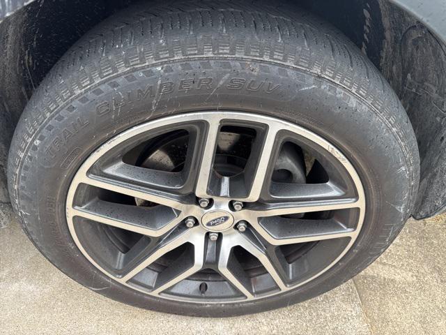Photo of 2017 Ingot Silver Metallic Ford Explorer