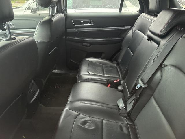 Photo of 2017 Ingot Silver Metallic Ford Explorer