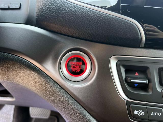 Photo of 2022 Lunar Silver Metallic Honda Pilot