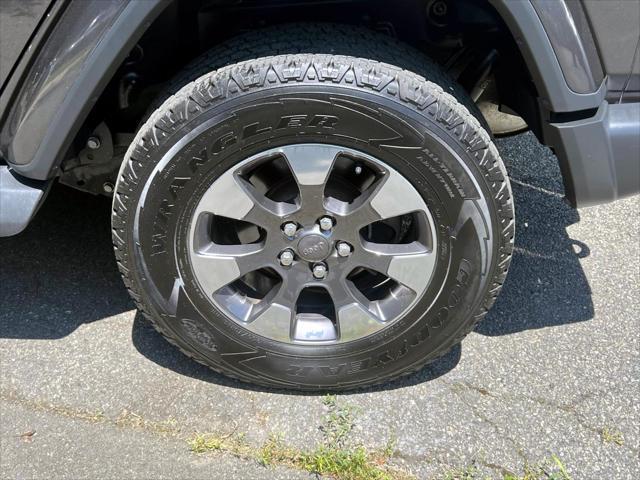 Photo of 2018 Granite Crystal Metallic Clearcoat Jeep Wrangler Unlimited