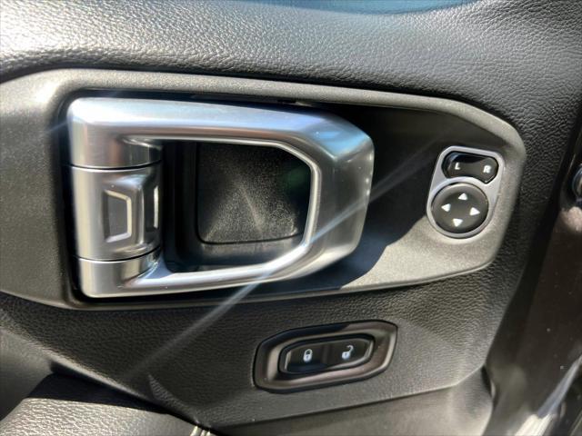 Photo of 2018 Granite Crystal Metallic Clearcoat Jeep Wrangler Unlimited